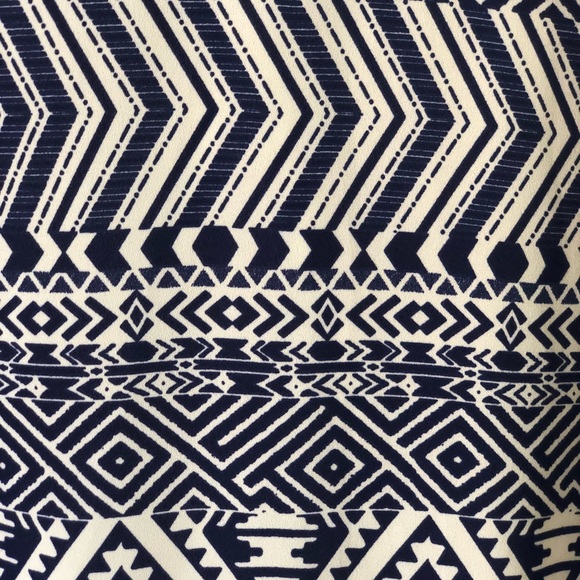 Blue & White Everly Patterned Shift Dress - Picture 3 of 4